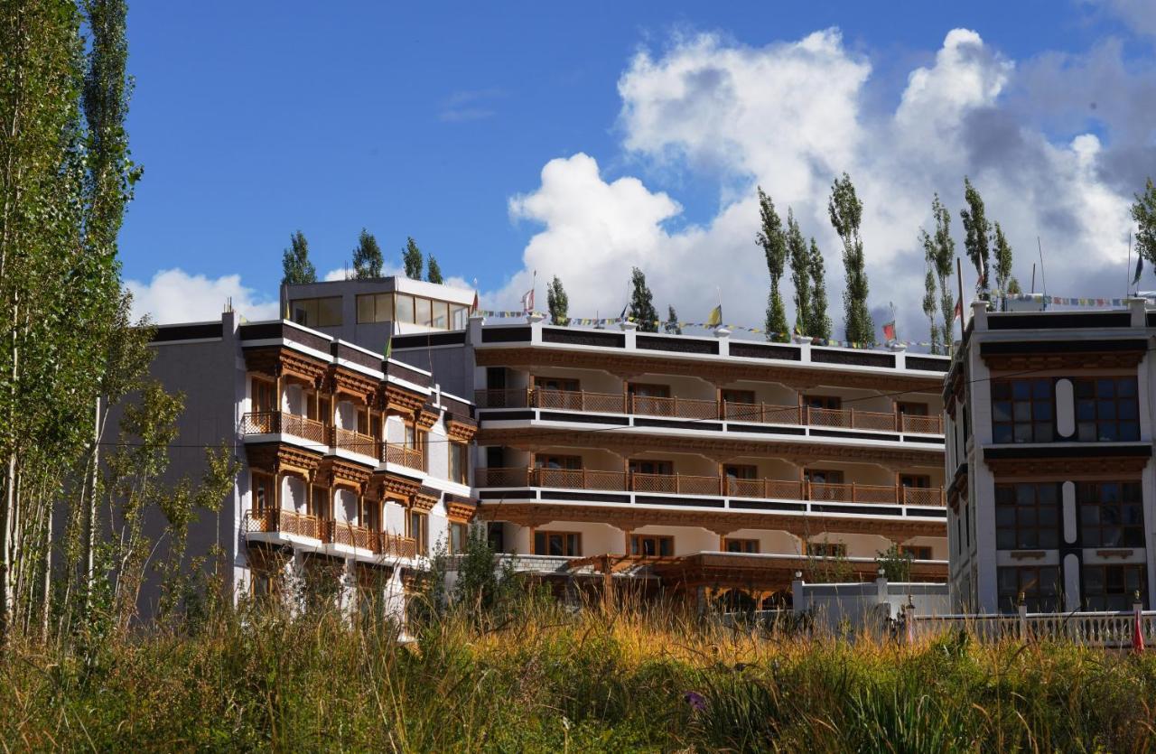 Hotel The Grand Khasdan レー エクステリア 写真
